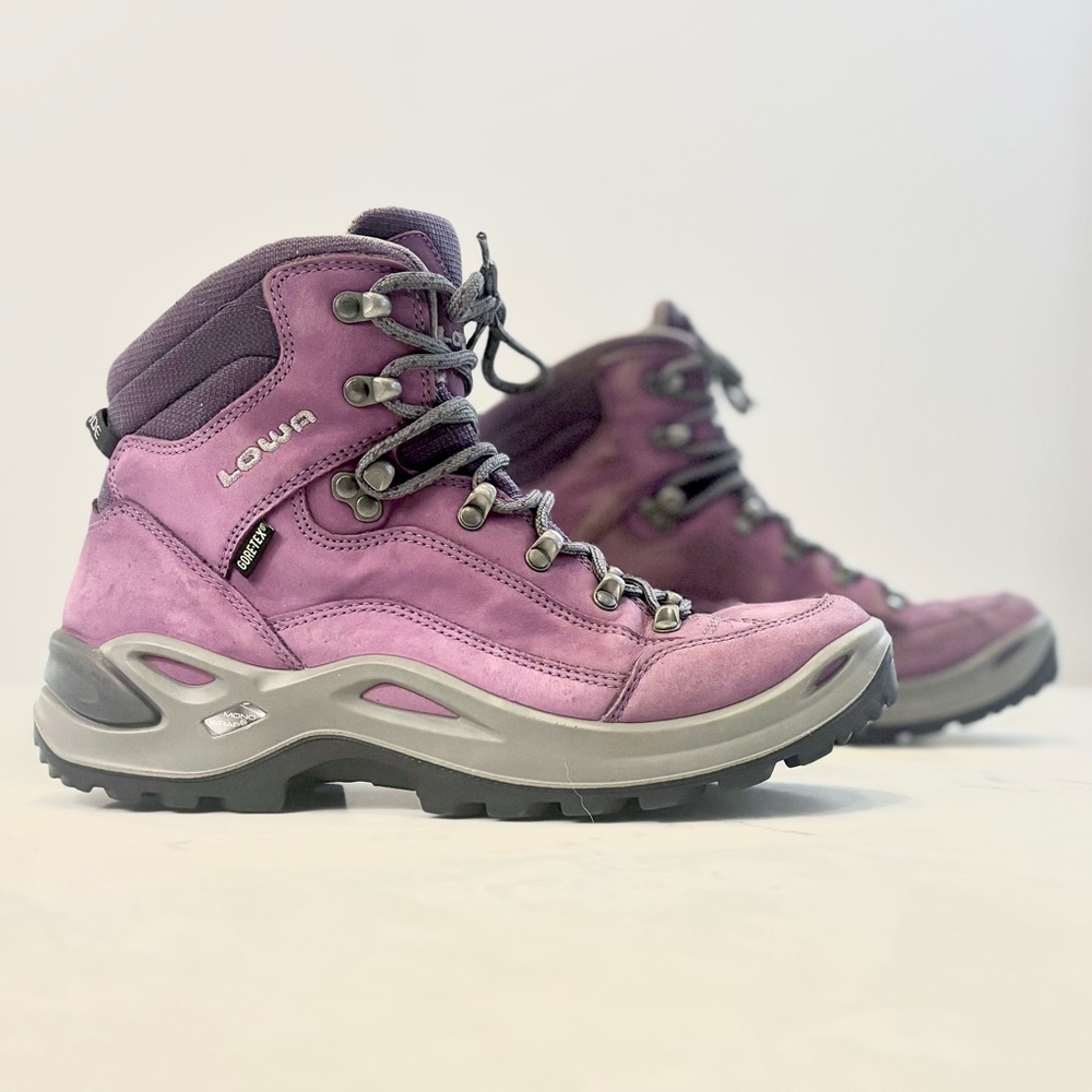 Lowa Hiking Boots Size 8.5 Renegade GTX Mid